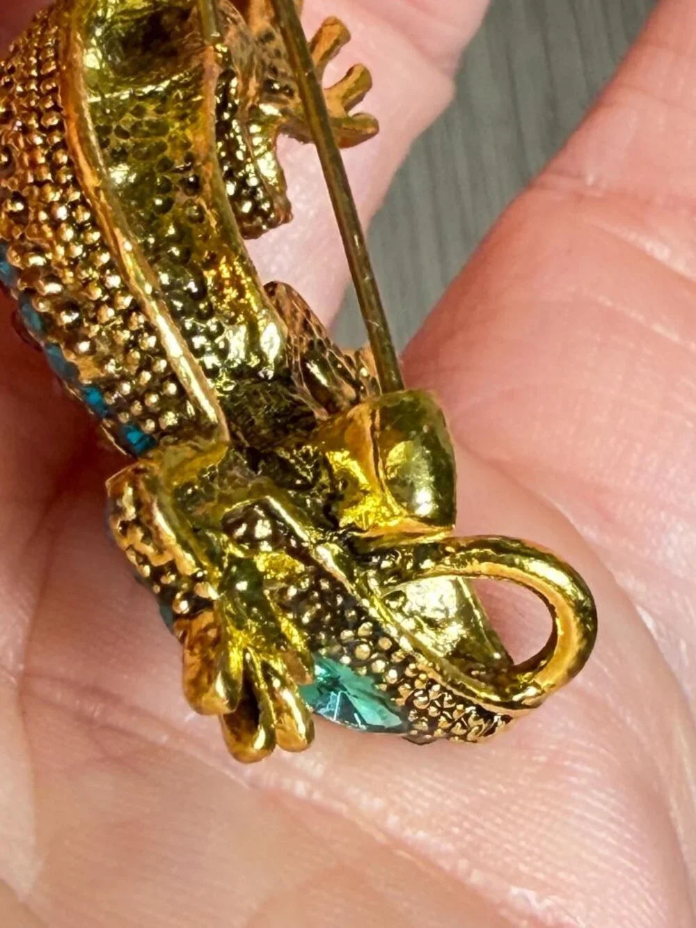 Gecko Brooch Set Rhinestone Lizards Pink Blue Animal Pins Matching Pair